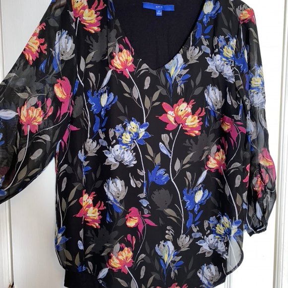 Apt 9 - Black floral blouse w/ asymmetrical hem - Picture 4 of 6